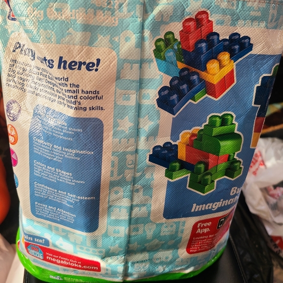 mega Block - Picture 2 of 4